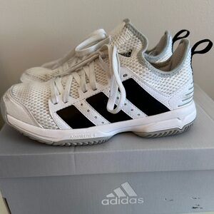 Adidas White and Black Court (volleyball)Sneakers size 1